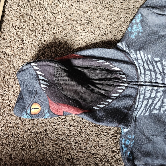 Sweatshirt & Jacket - Picture 3 of 8